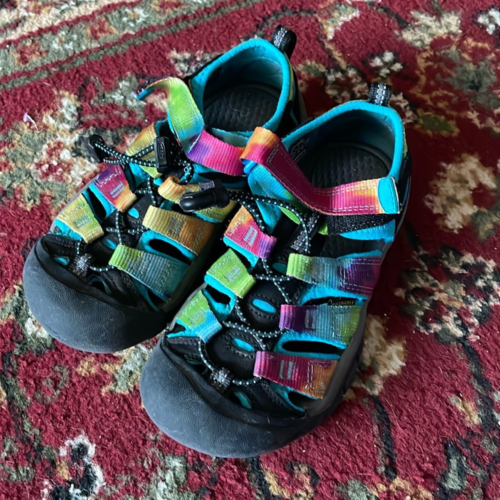Keens rainbow kids size 1